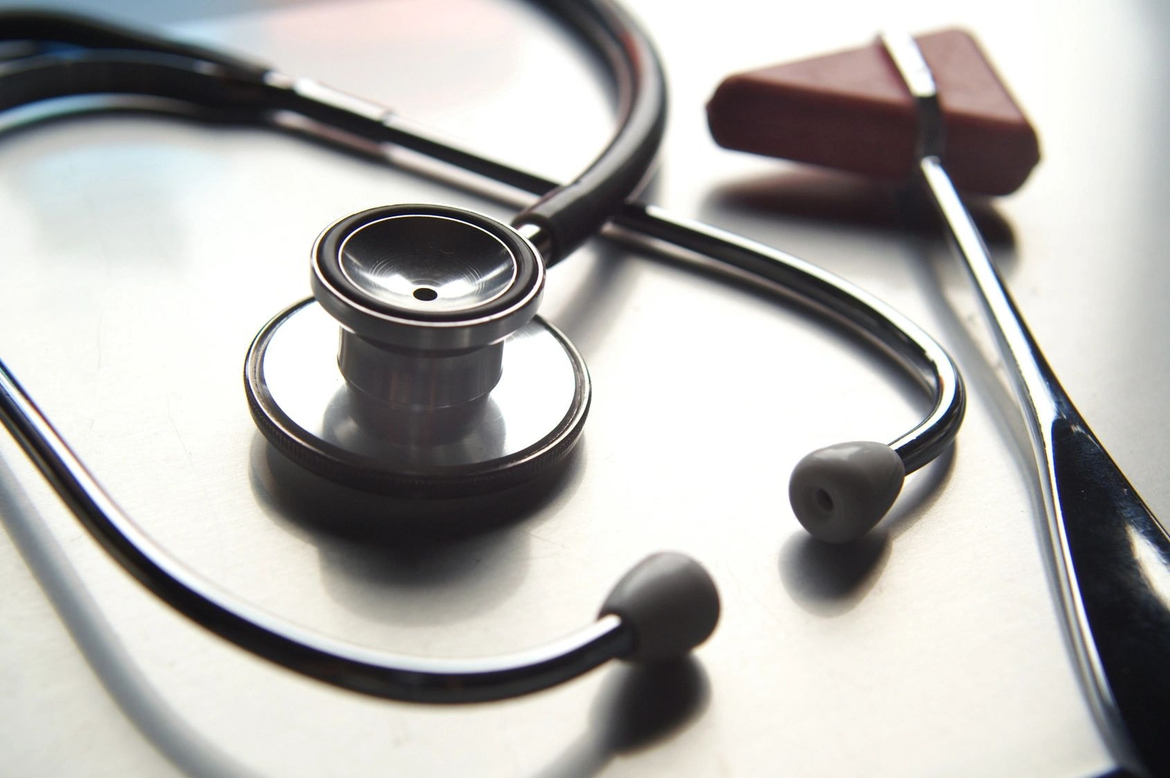 Medical stethoscope representing Dr Jeffrey Liu's general practice services